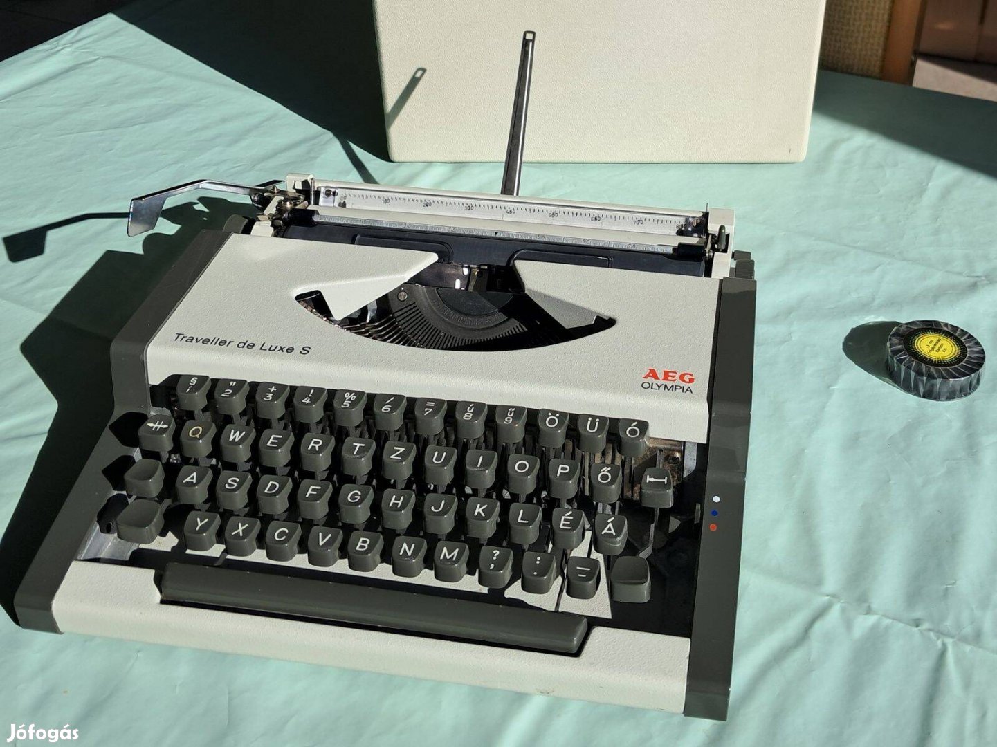 Traveller de Luxe S hordozható írógép