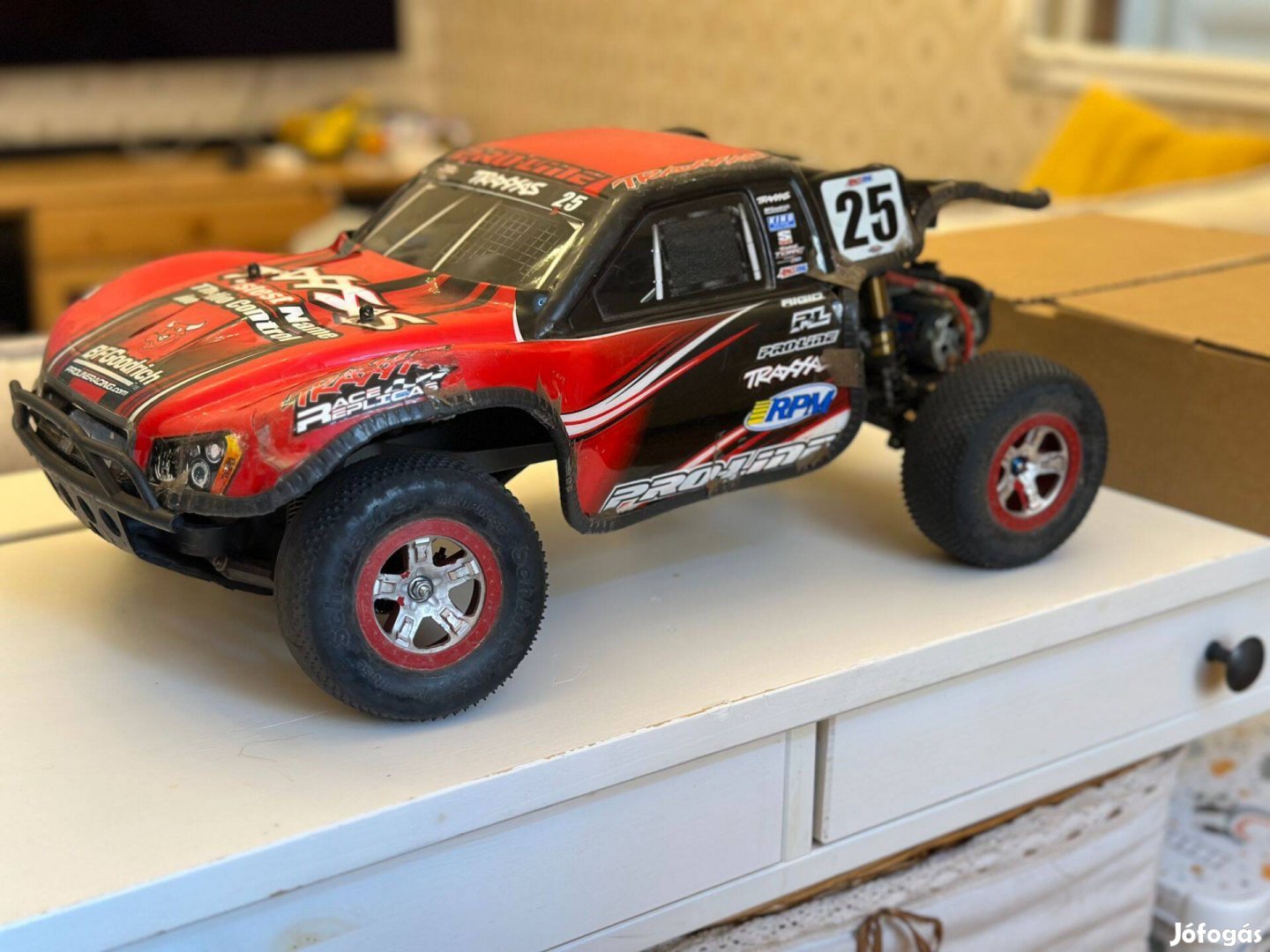 Traxxas Slash 2WD, kefés szettel, RTR, 2.4Ghz Reely táv