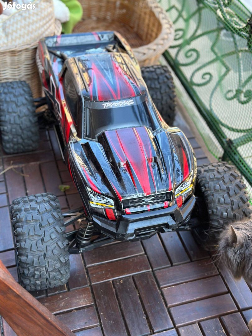 Traxxas Xmaxx 6s ( 8S ) , új állapotú, + Törpe Tacskó + 2X3s lipo akku