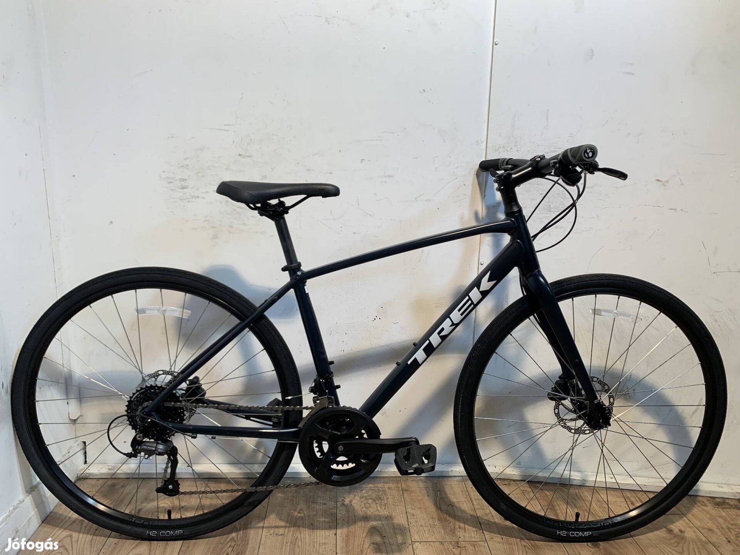 Trek FX2 Disc 2023 kerékpár