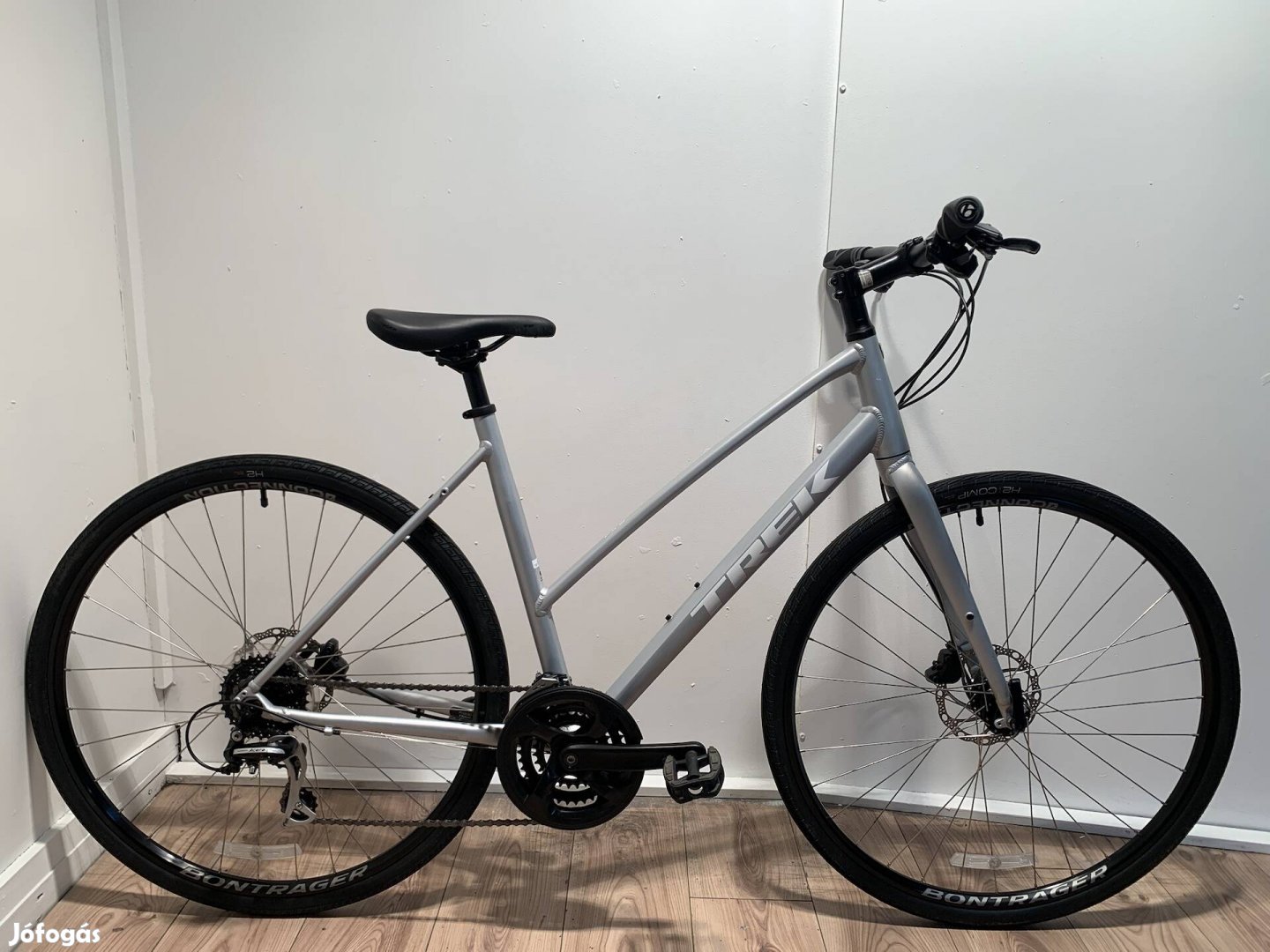 Trek FX2 Disc Nöi 2022 kerékpár