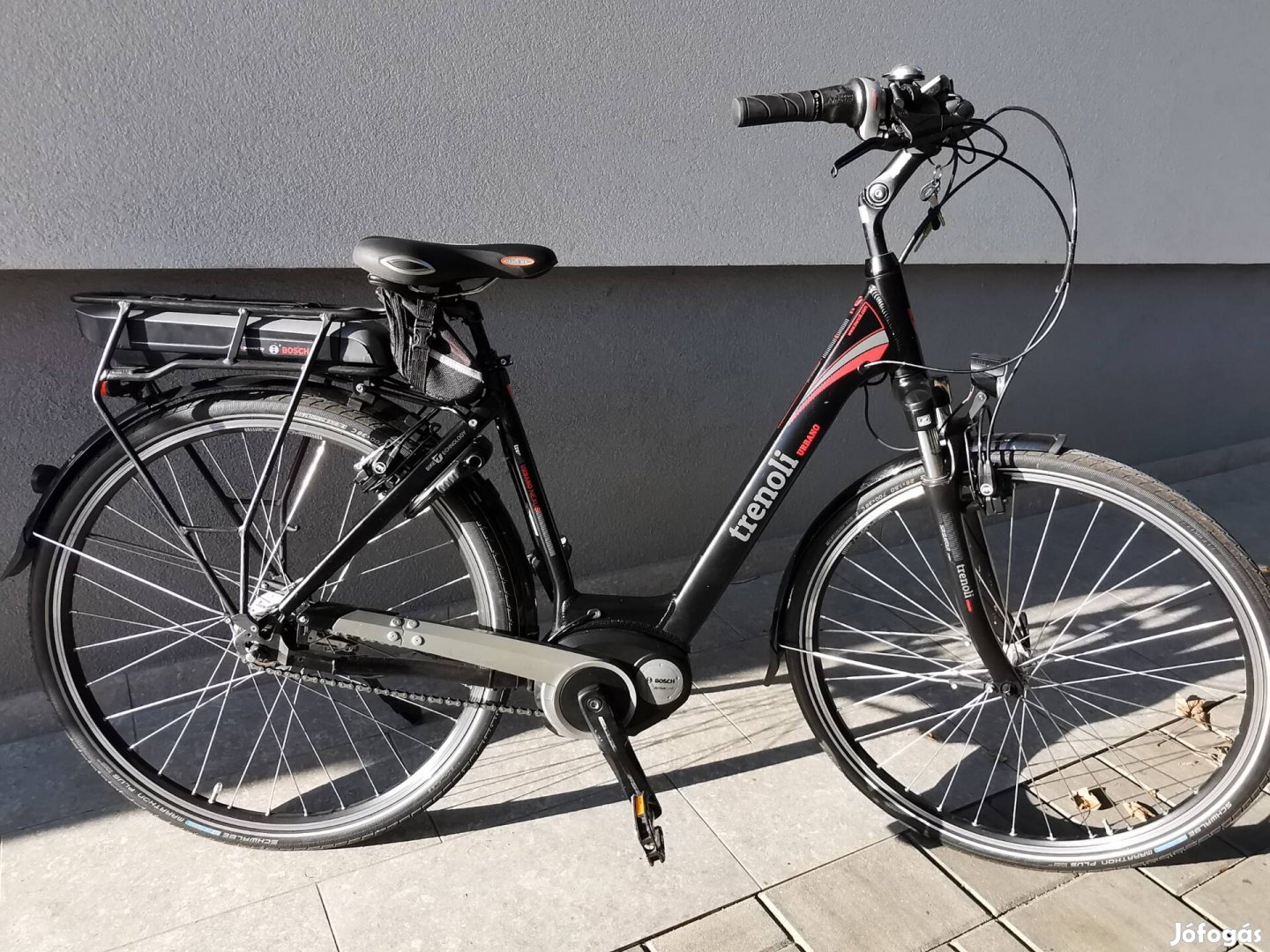 Trenoli 28 női trekking ebike kerékpár Bosch e-bike elektromos  