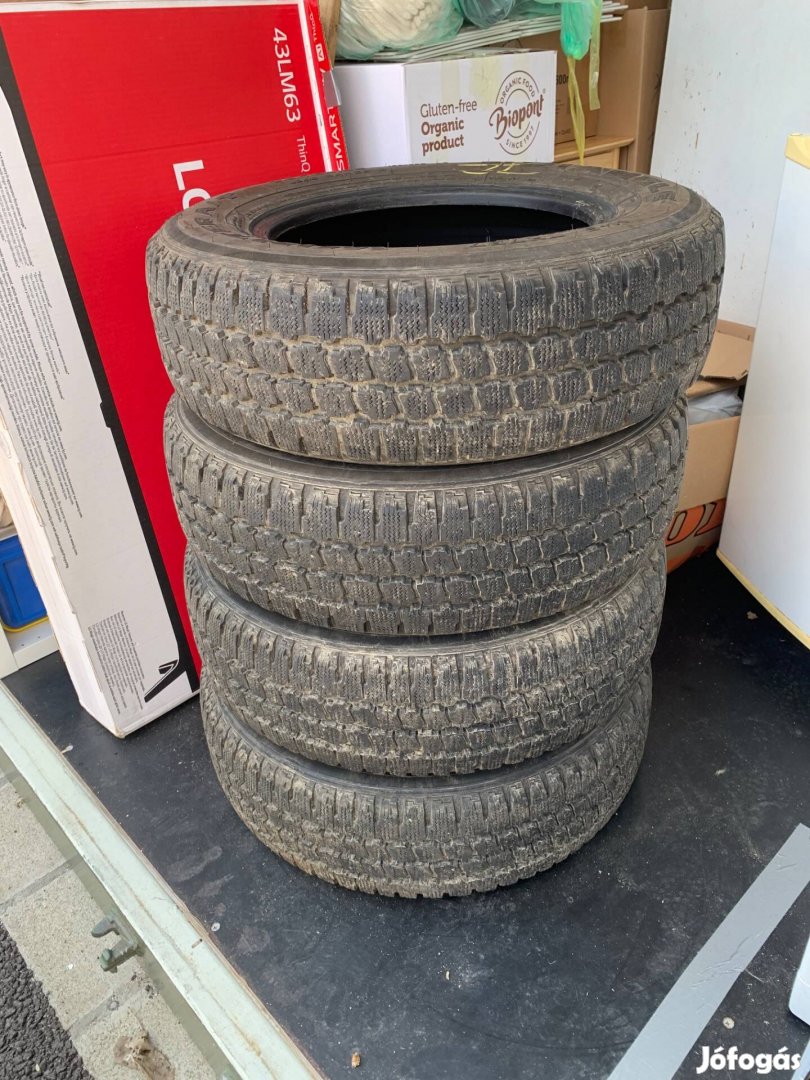 Triangle Winter A/T 215/70 R16C tehergépjármű téli gumi