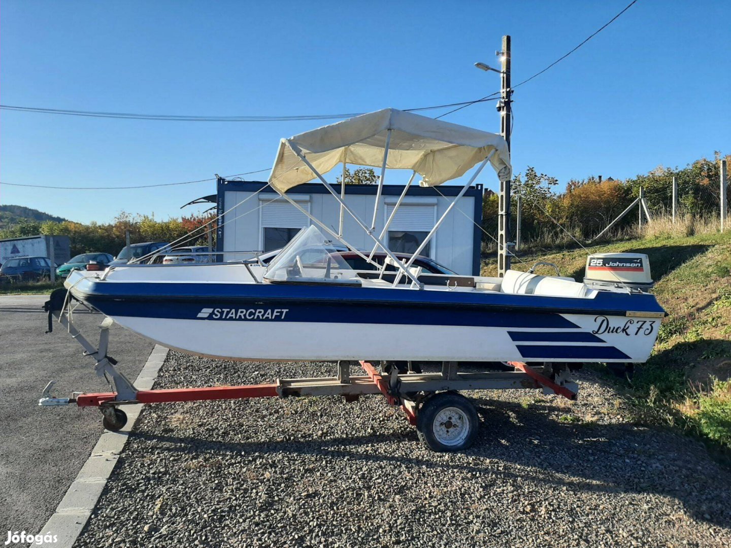 Trimarán olasz csónak