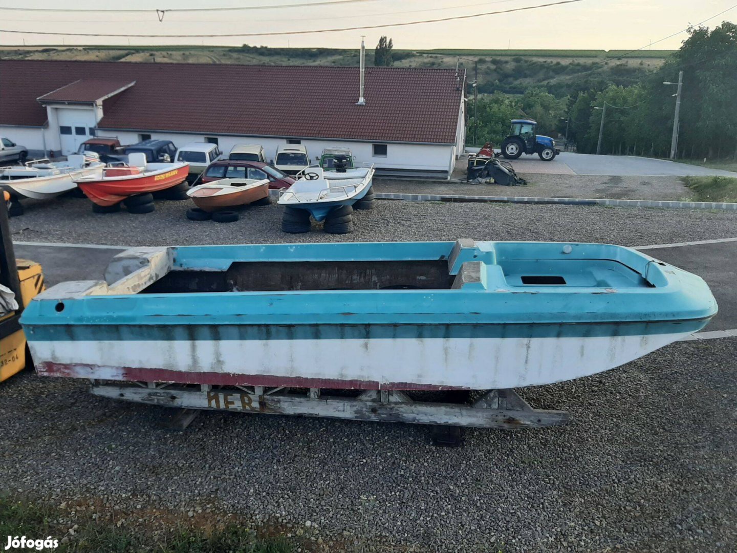 Trimarán olasz csónak