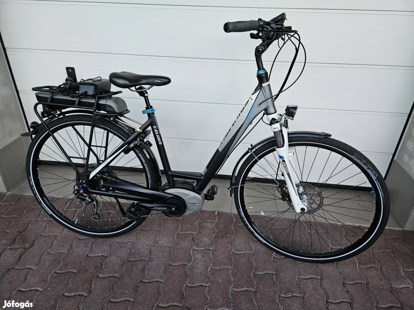 Triumph E-Glider 28-as Bosch e bike elektromos kerékpár.