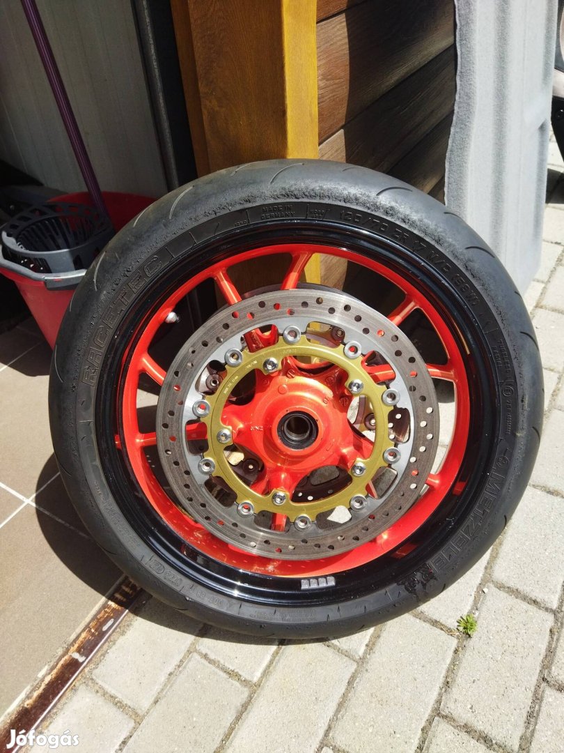 Triumph Speed Triple 1050 első kerék 