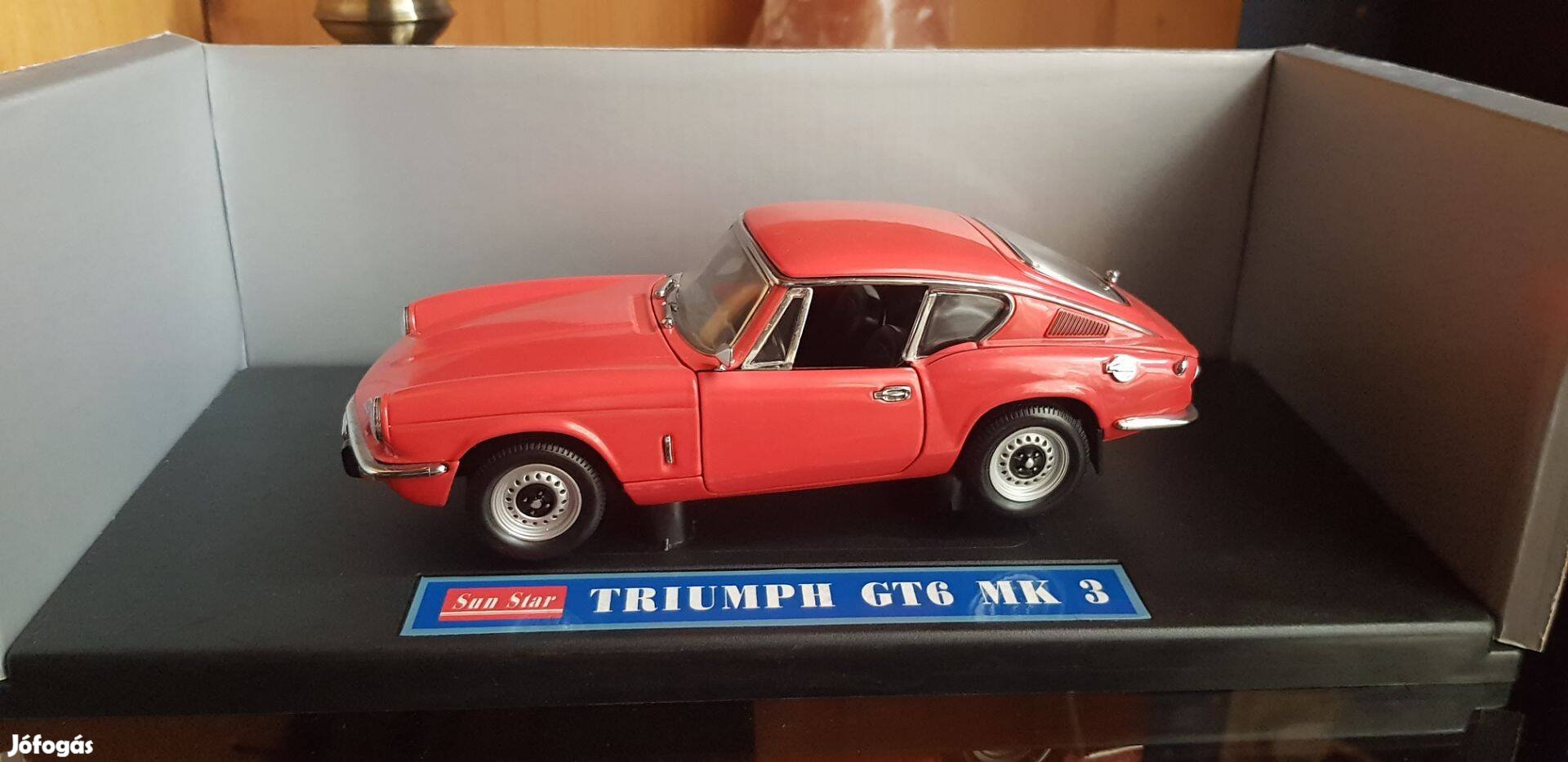 Triumph TR6 MK.III. 1:18 Sunstar