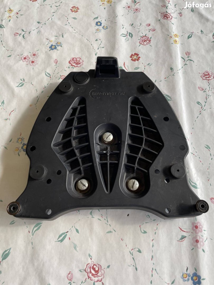 Triumph Tiger Explorerhez (2012-2015) SW-Motech topcase platni