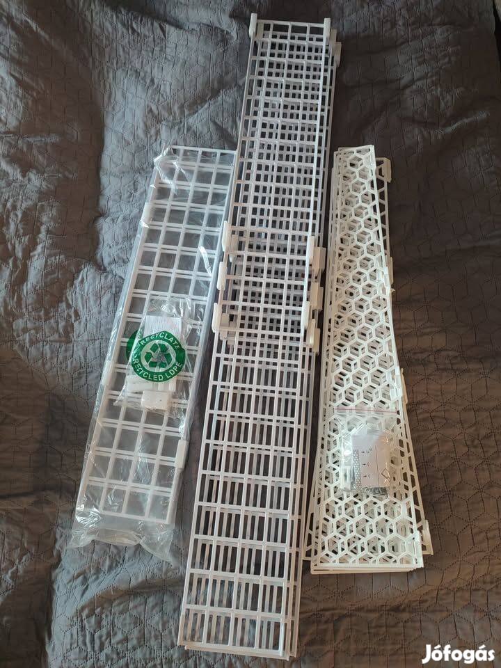 Trixie és Tiaki macska védőrácsok ablakhoz