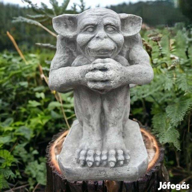 Troll majom szobor