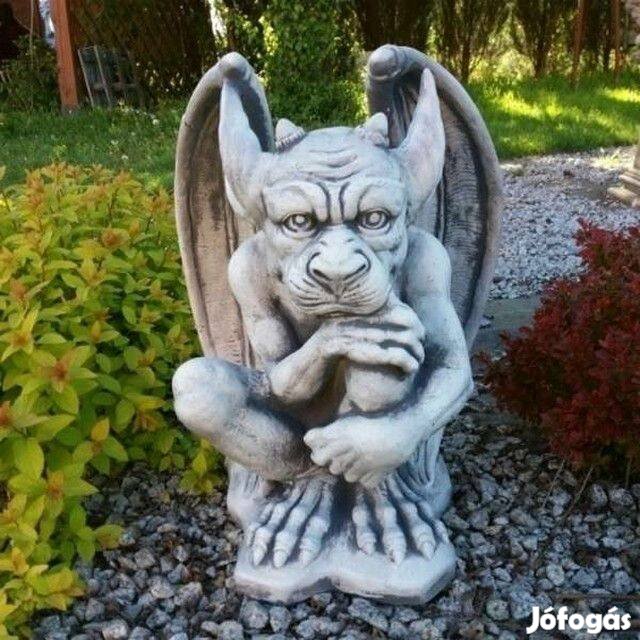 Troll őrző szobor
