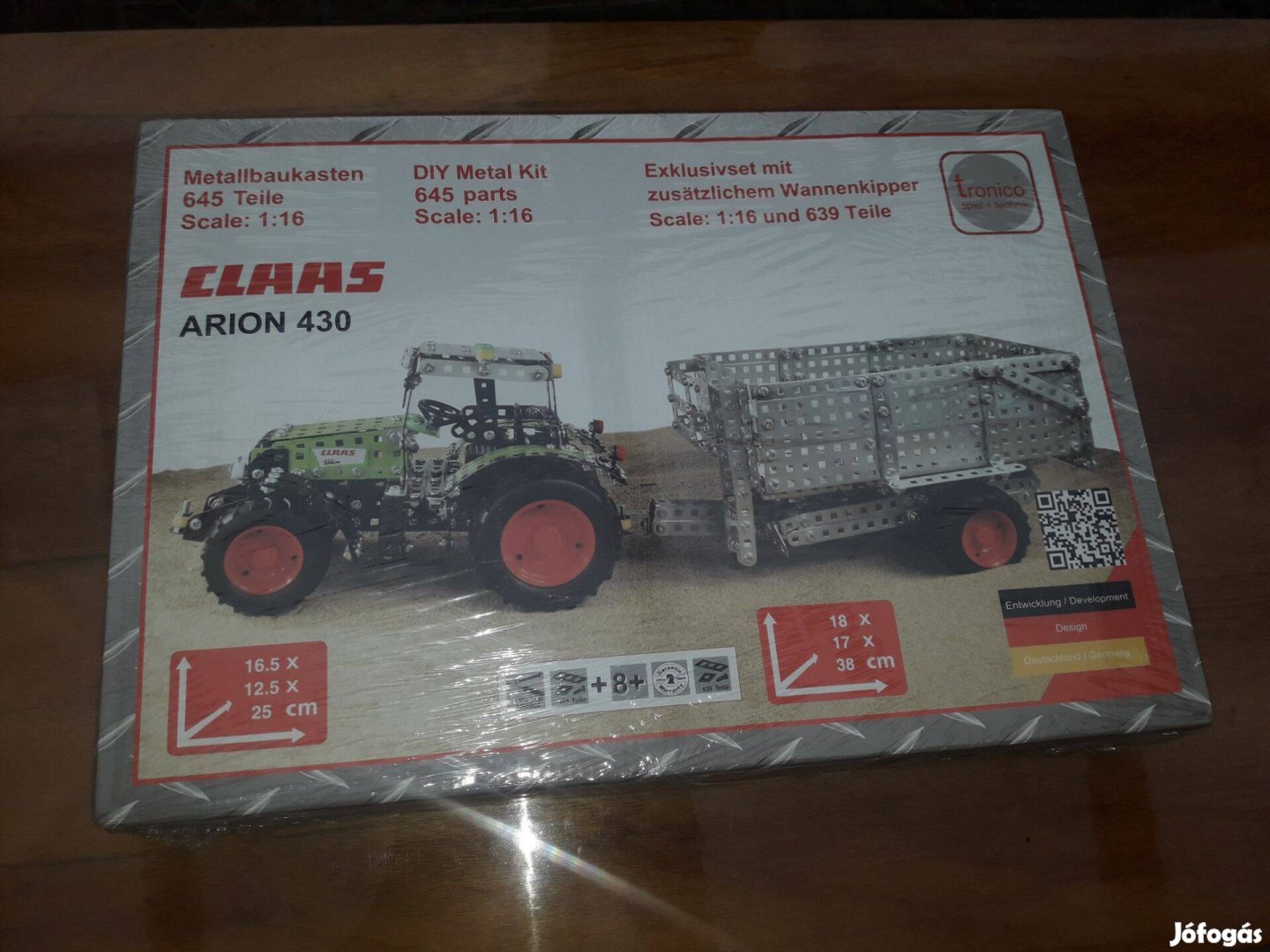 Tronico Claas Arion 430 traktor + pótkocsi fémépítő szett 1/16