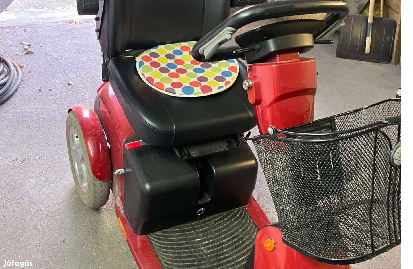 Trophy moped elektromos háromkerekű