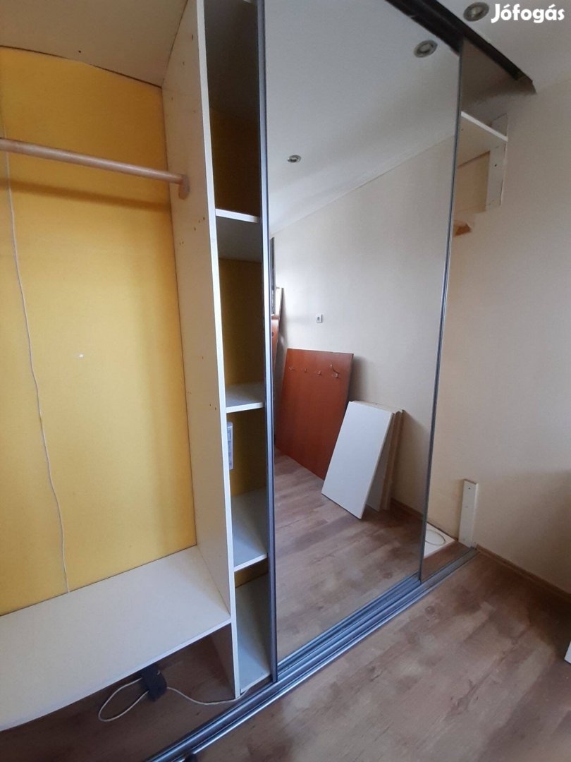 Tükrös ajtók sínnel 3 db eladó, 250x96 és 250x68