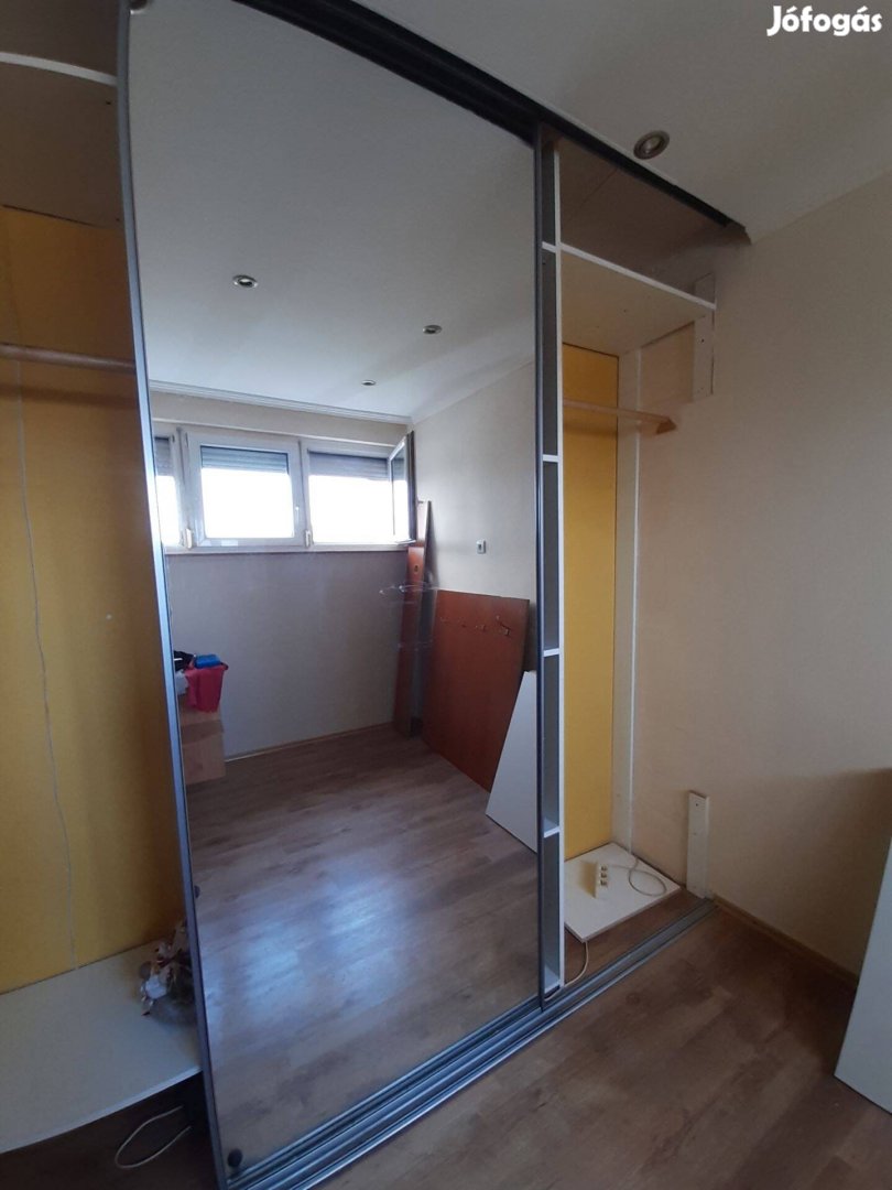 Tükrös ajtók sínnel 3 db eladó, 250x96 és 250x68