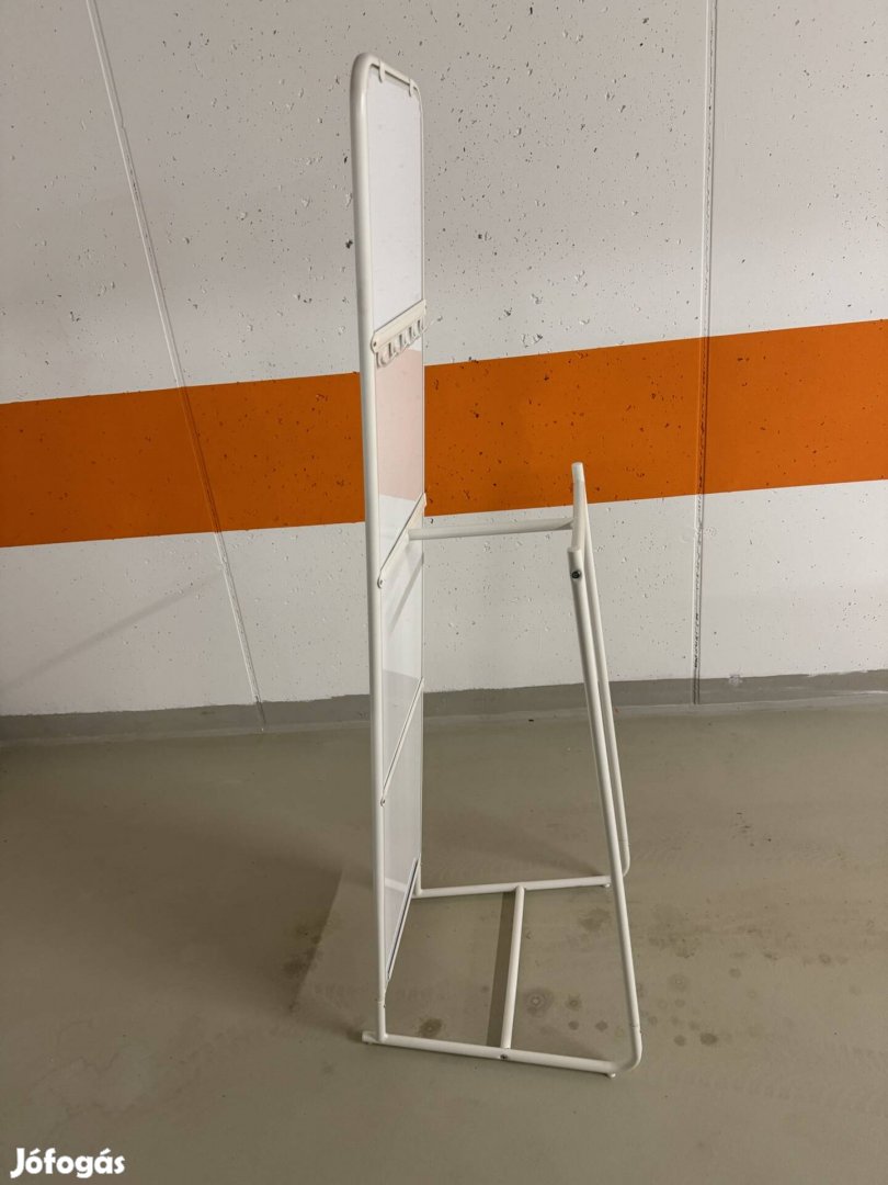 Tükrös akasztó.