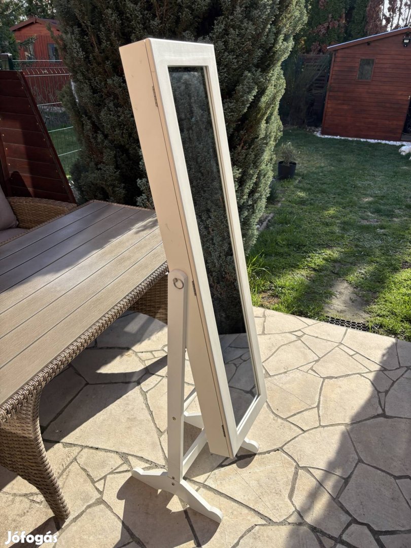 Tükrös ékszertartó