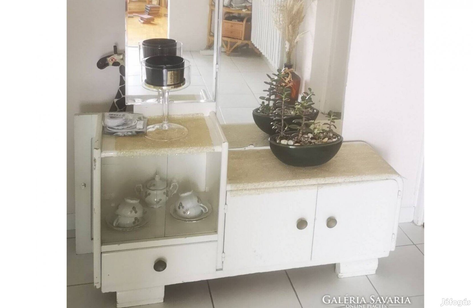 Tükrös szekrény hálóba, előszobába
