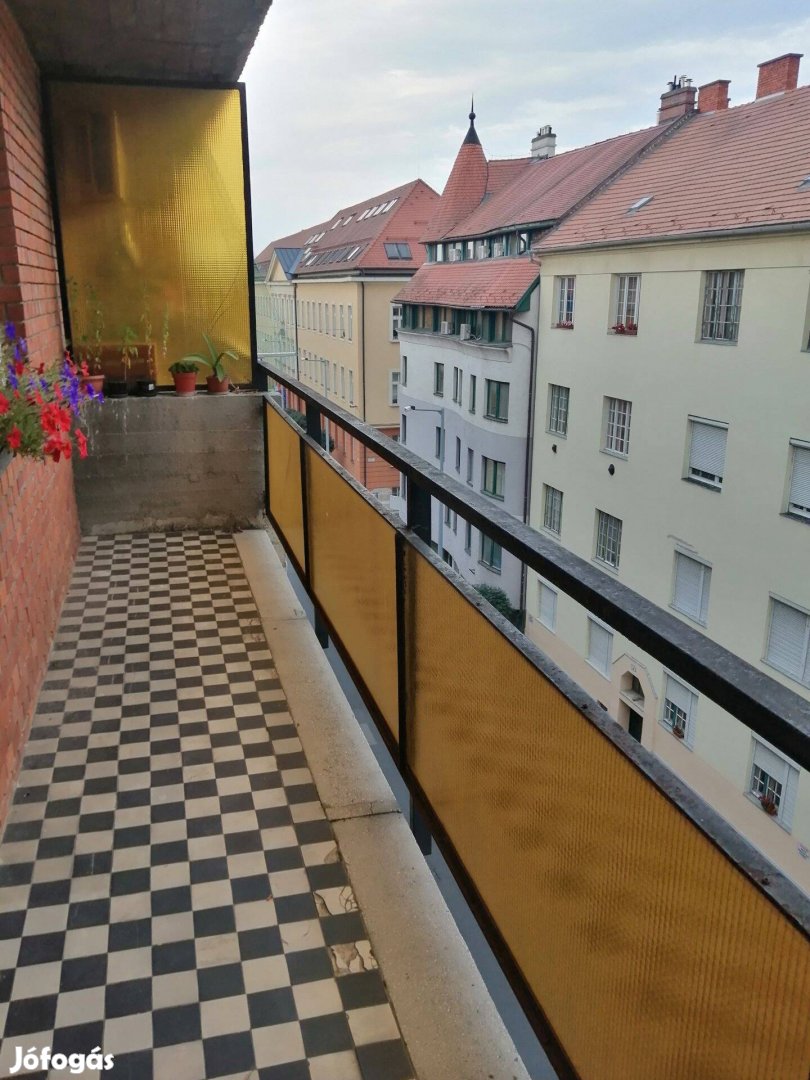Tulajdonostól Kiadó 3 szobás lakás parkolóval, Győr belvárosában