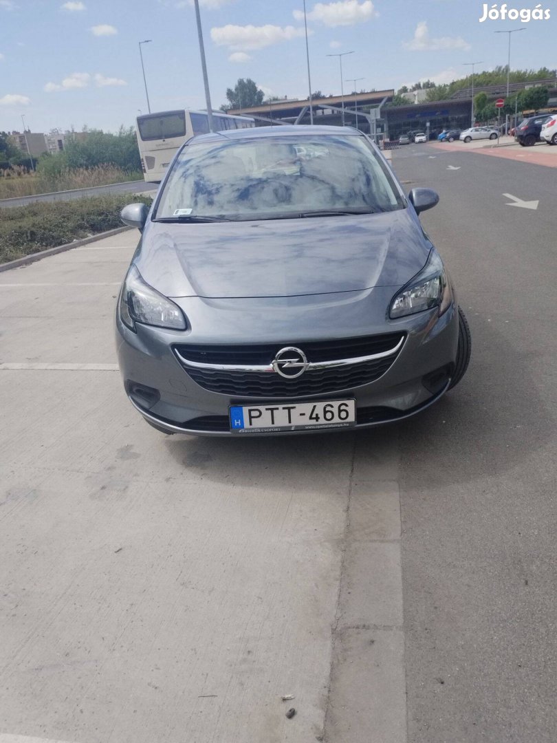 Tulajt cserélne