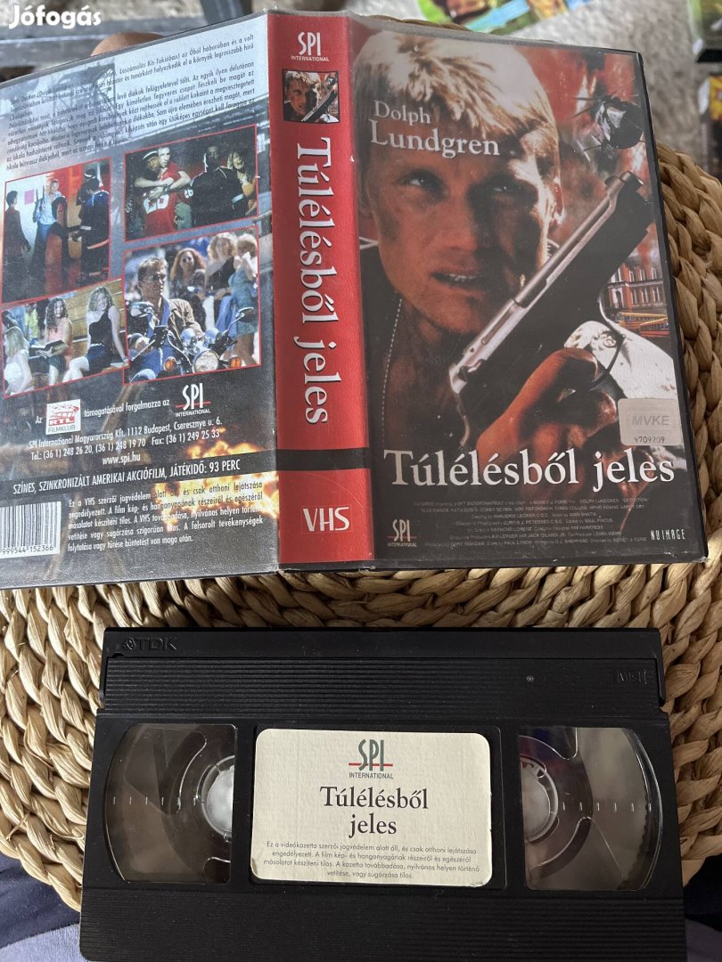 Túlélésből jeles vhs