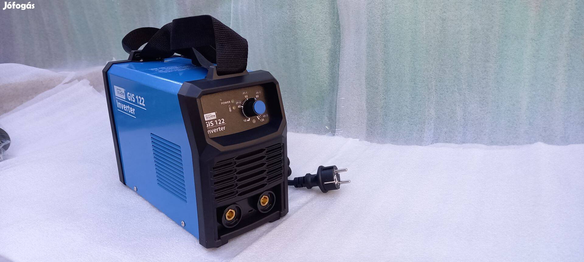 Túlmelegedés elleni védelemmel hordozható inverteres