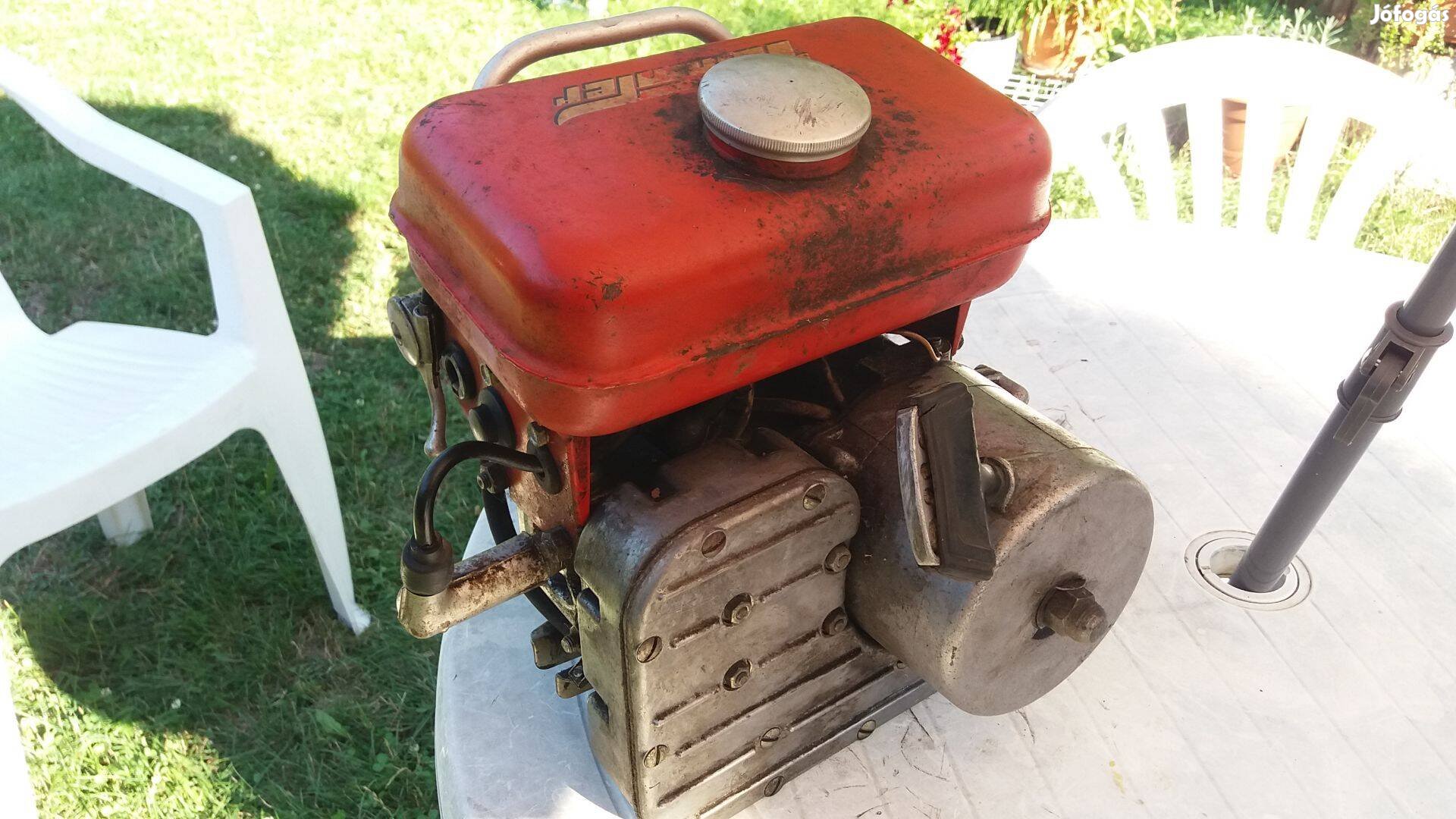 Tümler csónakmotor 50 cm3 Eladó!