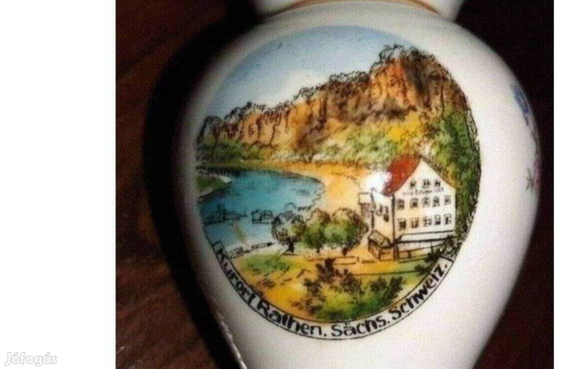 Tüneményes kis porcelán váza