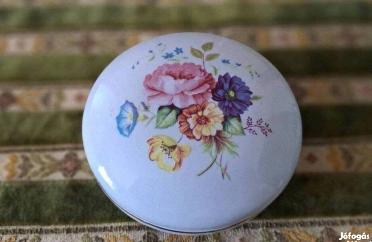 Tüneményes porcelán ékszertartó