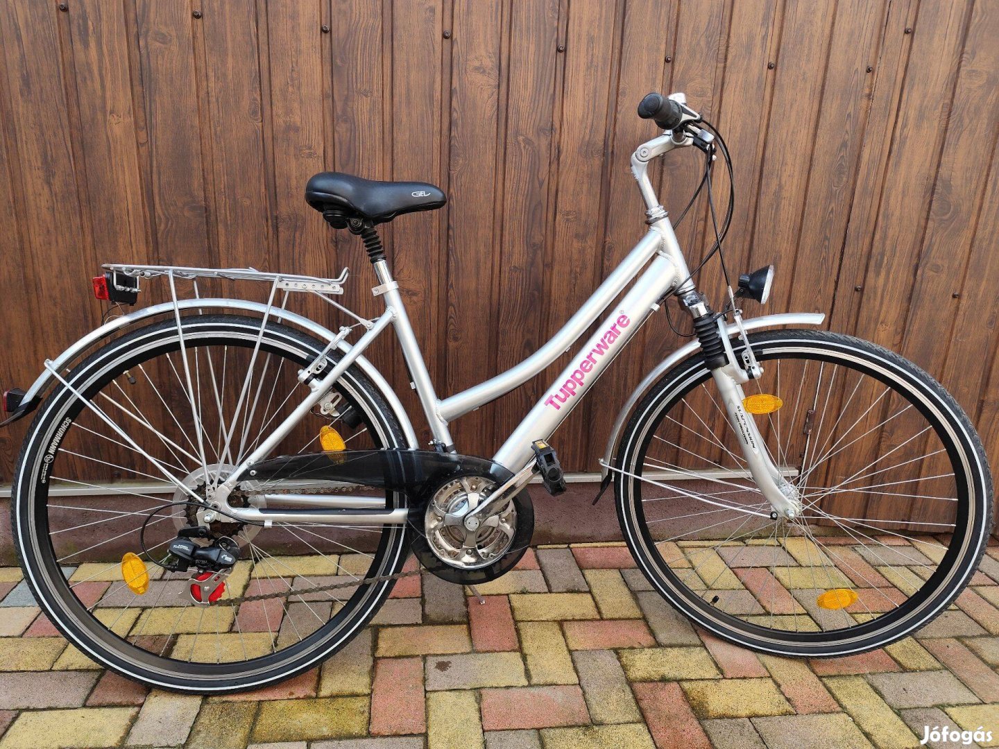Tupperware 28-os női trekking kerékpár