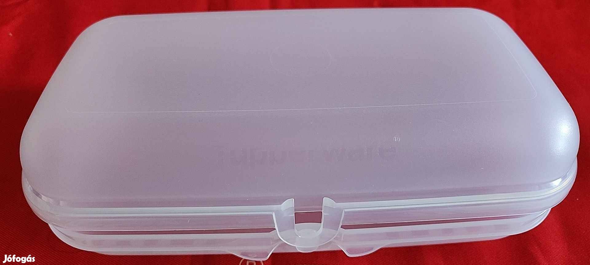 Tupperware átlátszó uzsonnás doboz