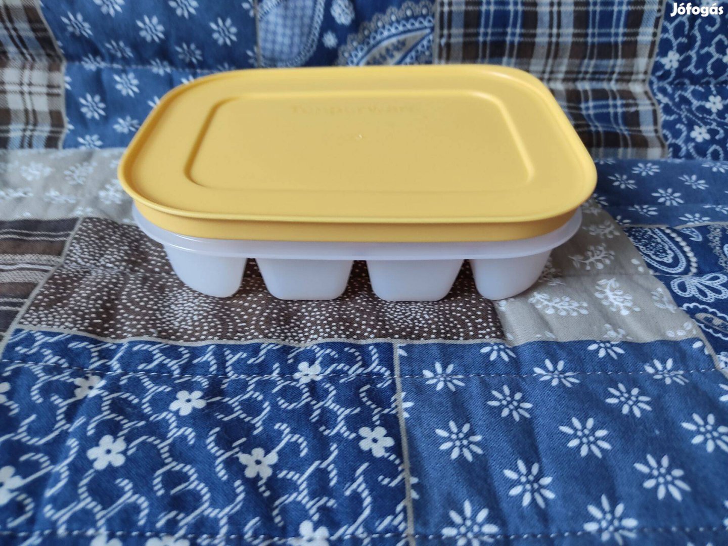 Tupperware jégkocka készítő