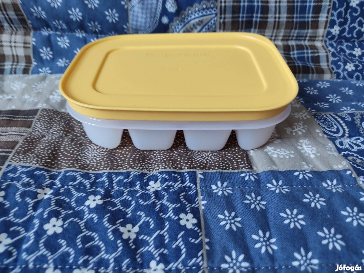 Tupperware jégkocka készítő