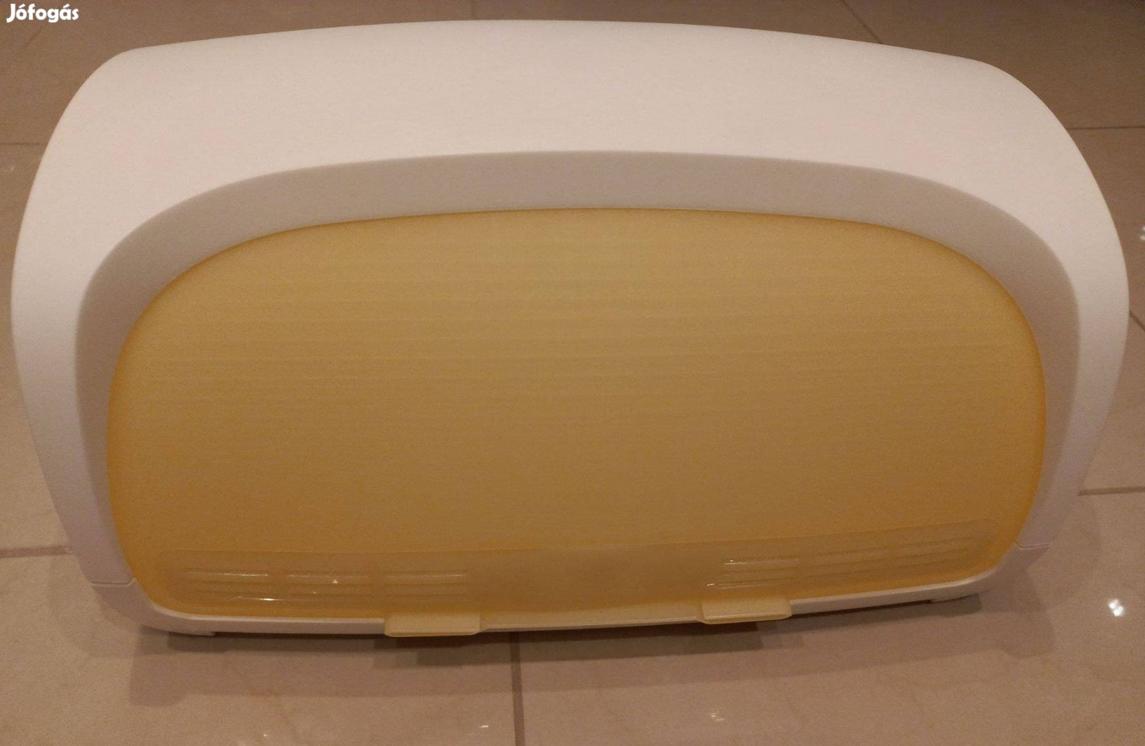 Tupperware kenyértartó