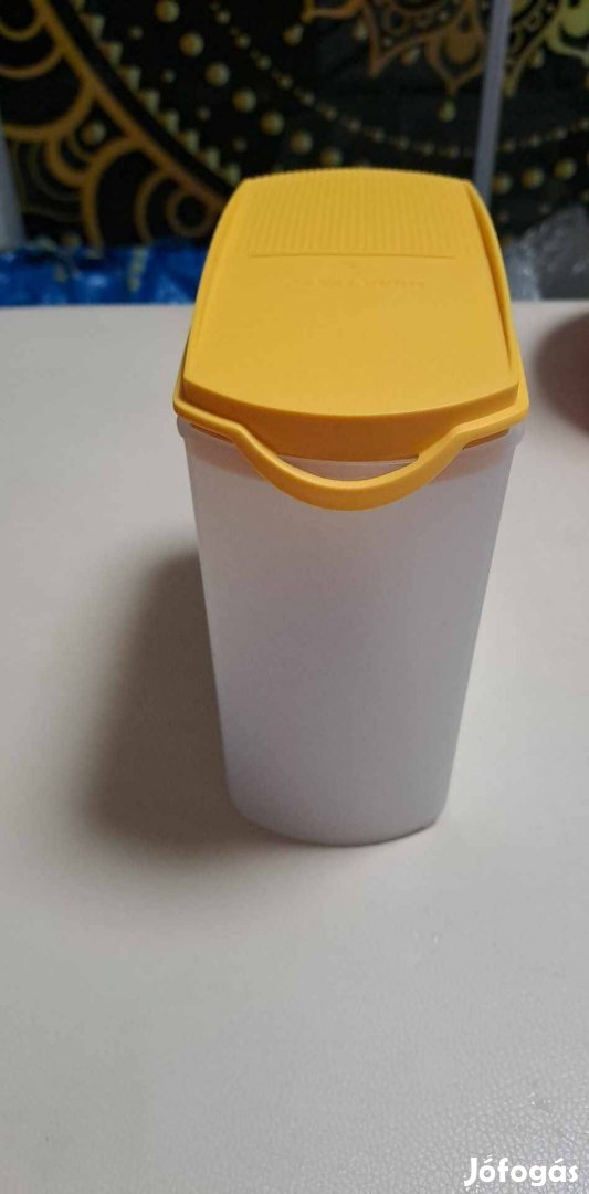 Tupperware mindent bele tároló