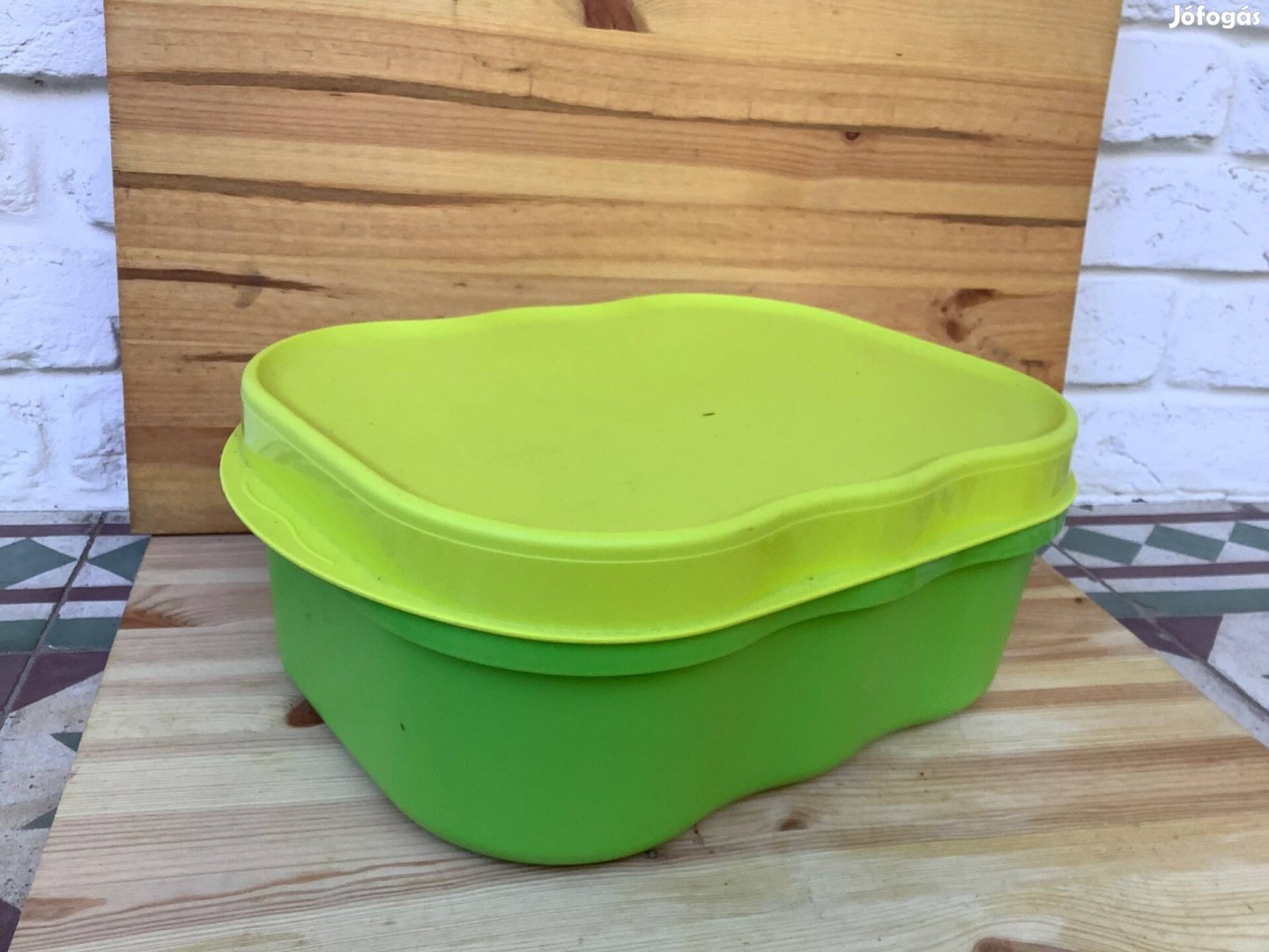 Tupperware tároló doboz