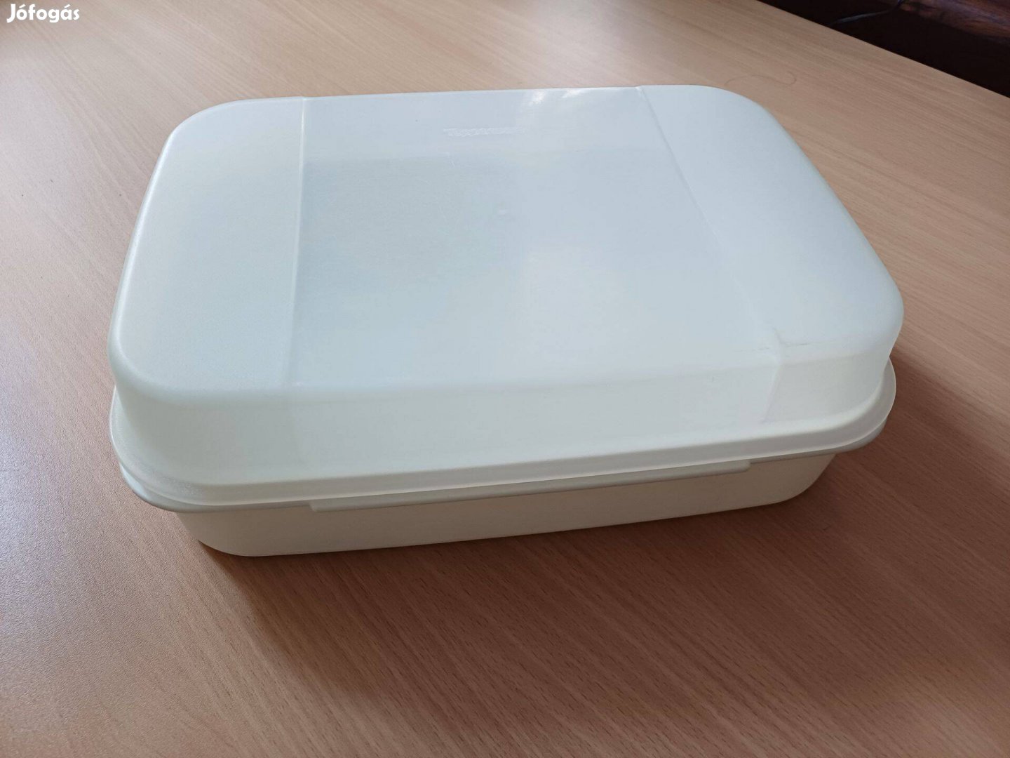 Tupperware tároló kináló