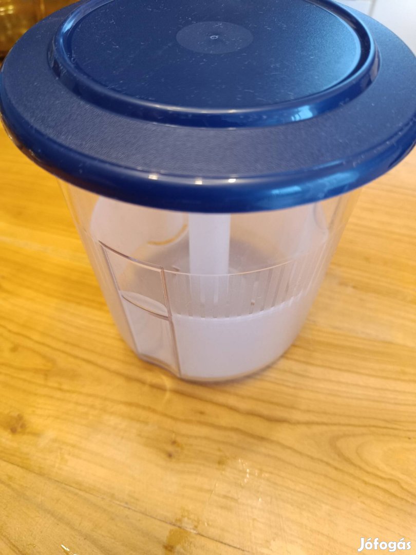 Tupperware uborkalift