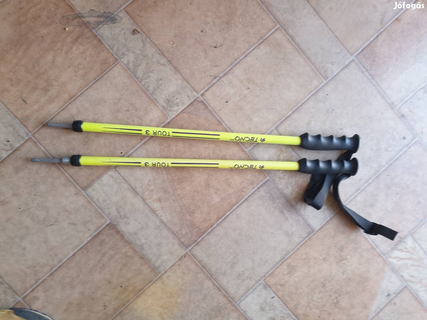 Túrabot össze csukható