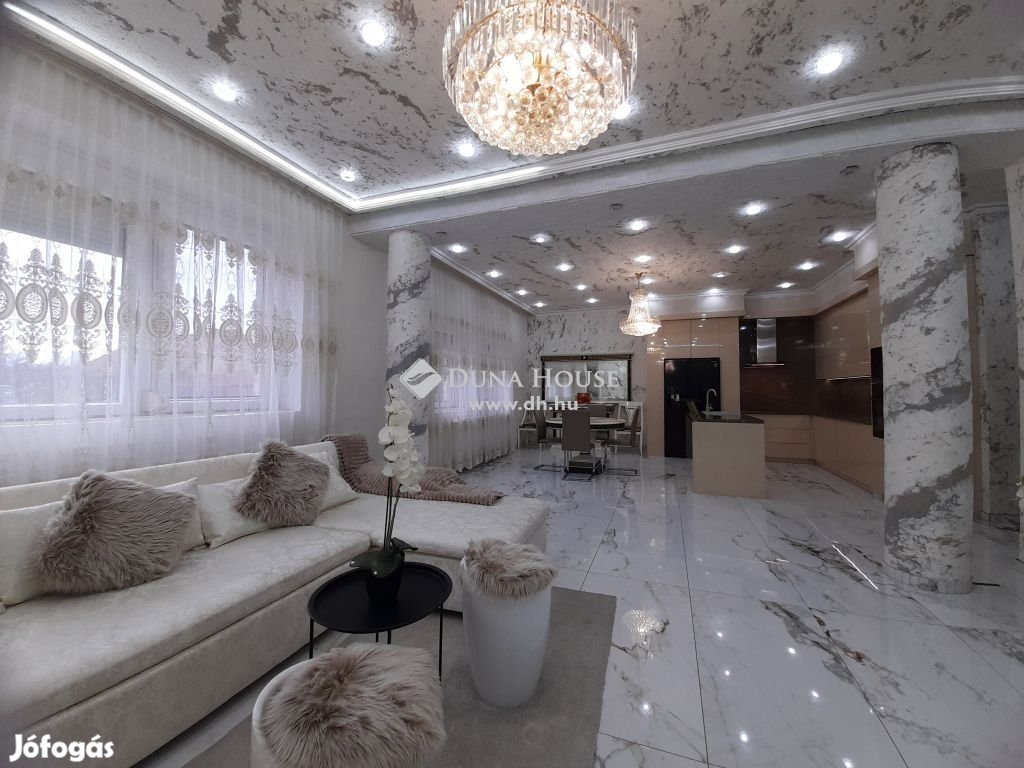 Turai 270 nm-es ház eladó