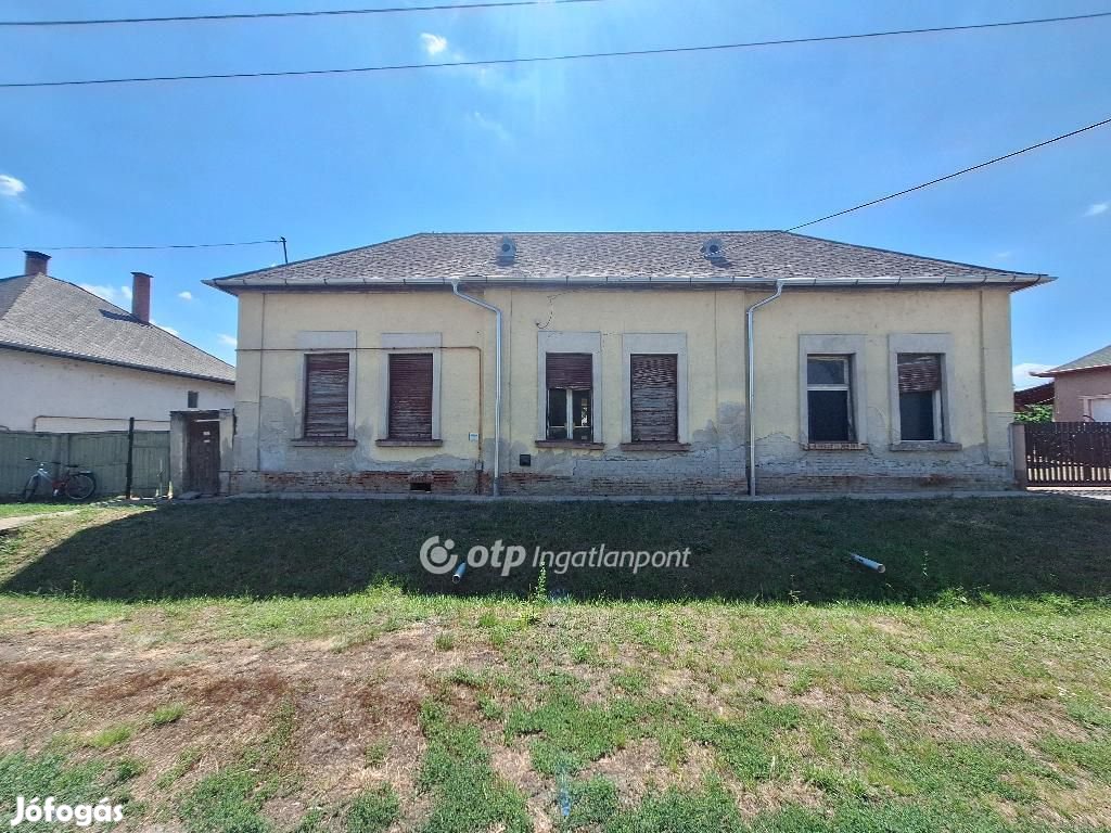 Túrkevei 131 nm-es ház eladó