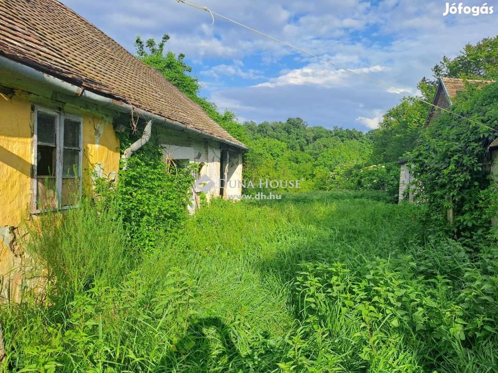 Túronyi 1730 nm-es telek eladó