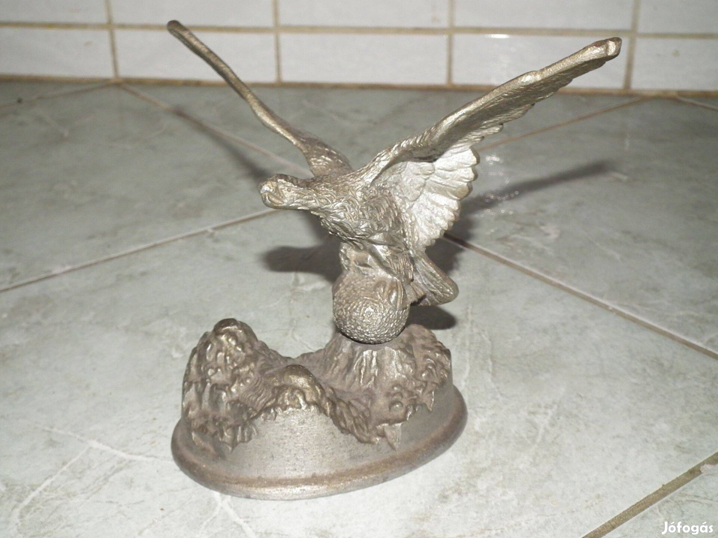 Turul kerecsensólyom turulmadár alumínium szobor