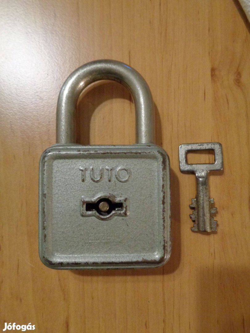 Tuto lakat eladó