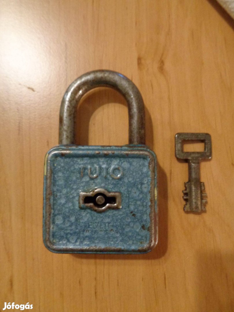 Tuto lakat eladó