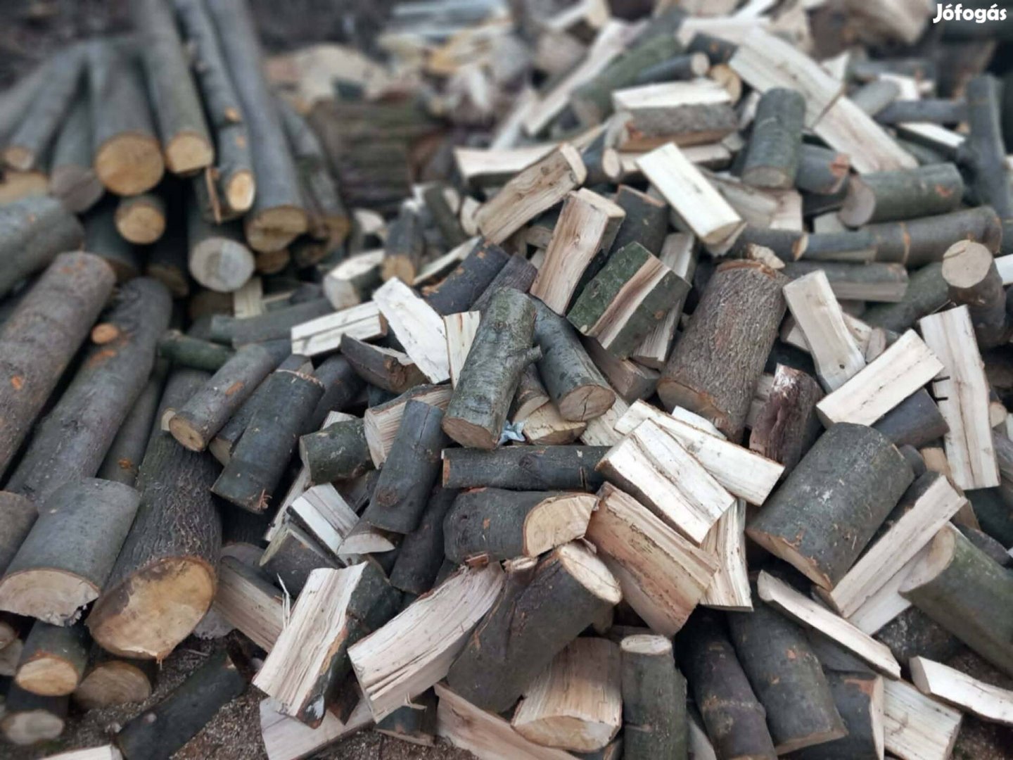 Tűzifa kalodában vagy ömlesztett kiszerelesben