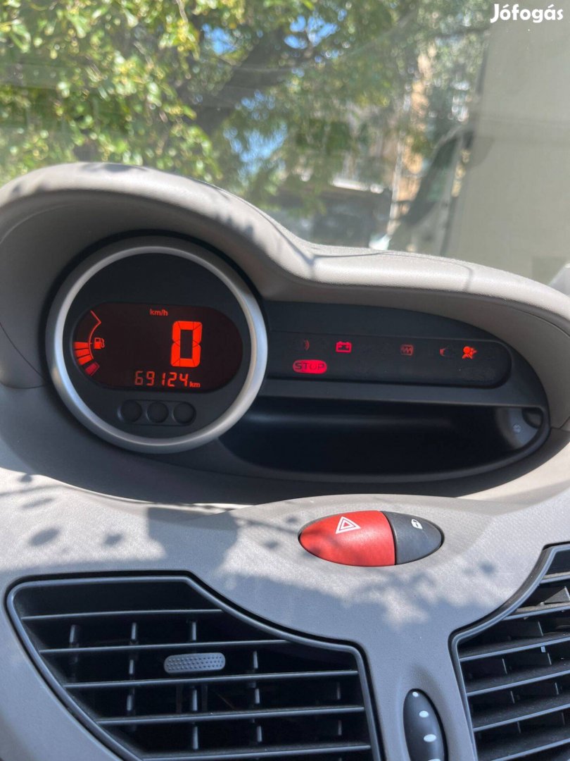 Tűzkáros Renault Twingo
