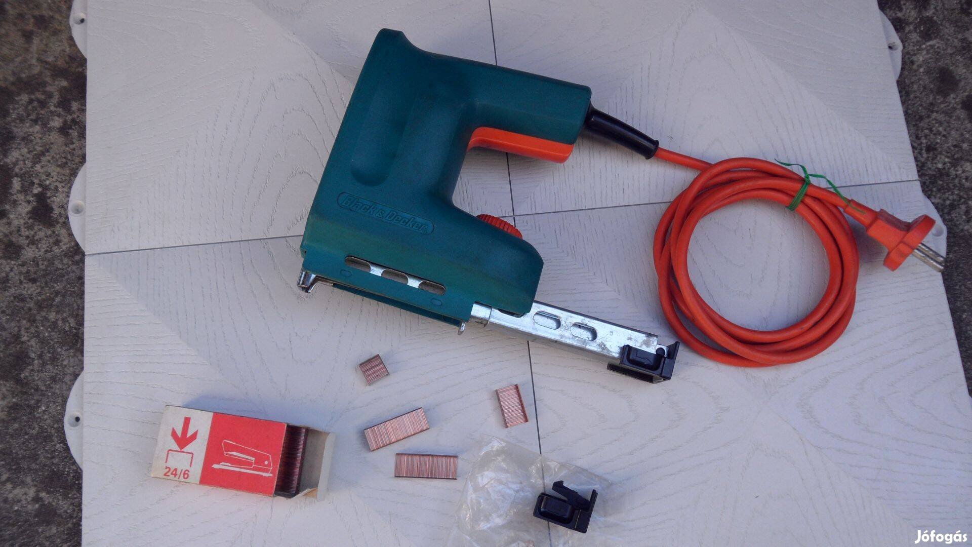 Tűzőgép, szög és 1 kapocs belövő kárpitos ipari Angol "Bleki Bosch kés