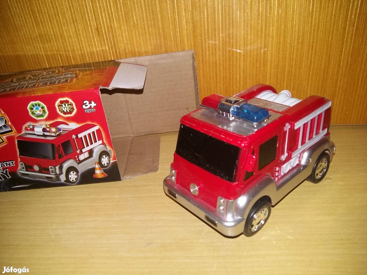 Tűzoltó autó 12 cm